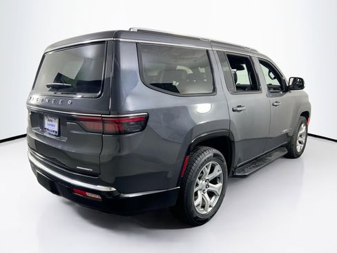 Used 2022 Jeep Wagoneer Series II w/ Flexible Seating Group image 5