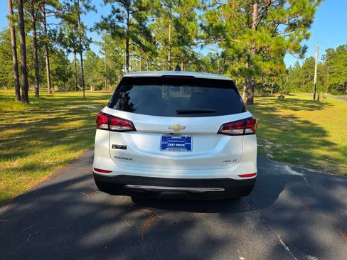 Used 2022 Chevrolet Equinox LT AWD/4WD image 4