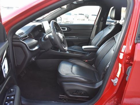 Used 2023 Jeep Compass Limited image 13