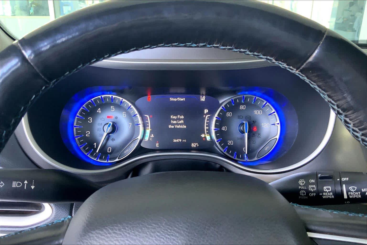 Used 2021 Chrysler Pacifica Touring-L FWD image 17