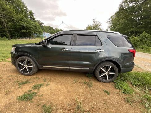 Used 2016 Ford Explorer Limited FWD image 5