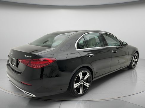 Used 2025 Mercedes-Benz C 300 4MATIC Sedan image 4