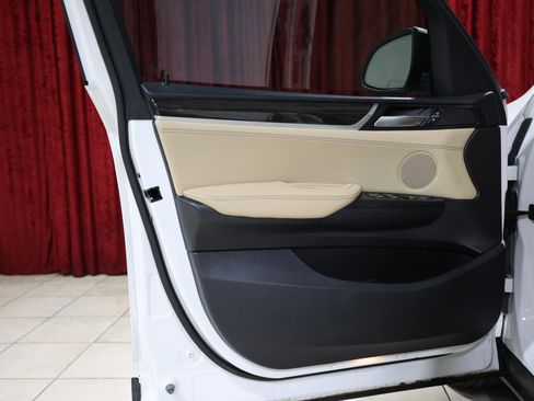 Used 2017 BMW X3 sDrive28i image 11