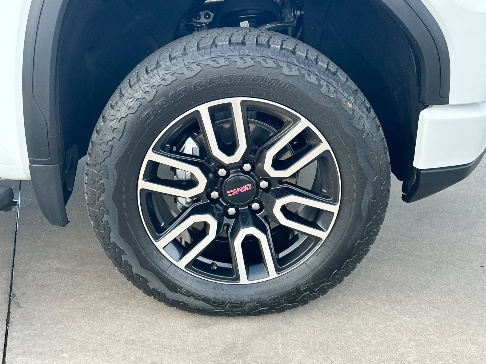 Used 2025 GMC Sierra 1500 AT4 w/ AT4 Premium Package AWD/4WD image 10