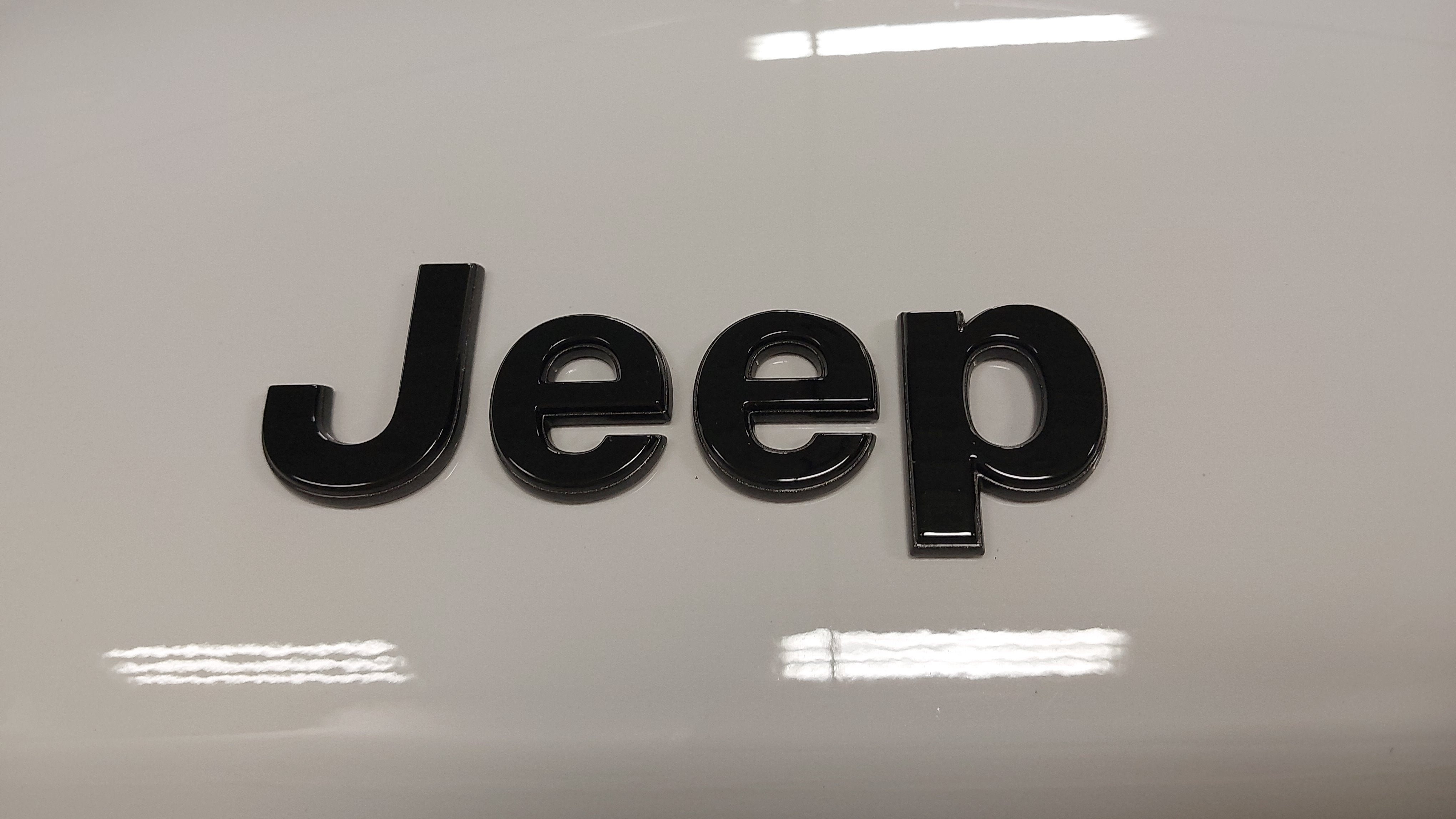 Used 2025 Jeep Grand Cherokee Limited w/ Black Appearance Package AWD/4WD image 34