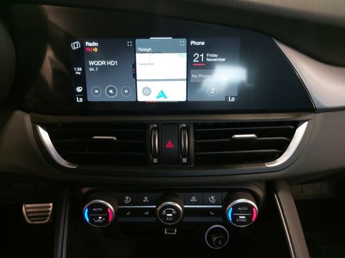 New 2025 Alfa Romeo Giulia AWD w/ Veloce Package AWD image 20