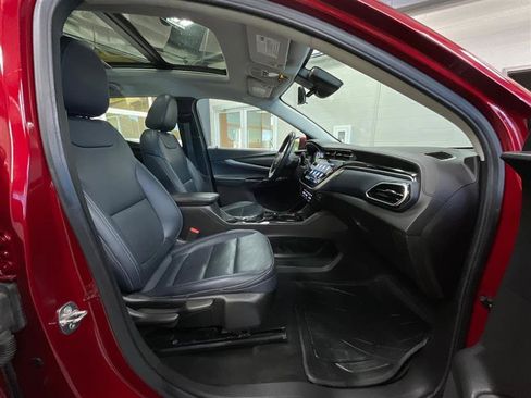 Used 2022 Chevrolet Bolt EUV Premier w/ Sun & Sound Package FWD image 26