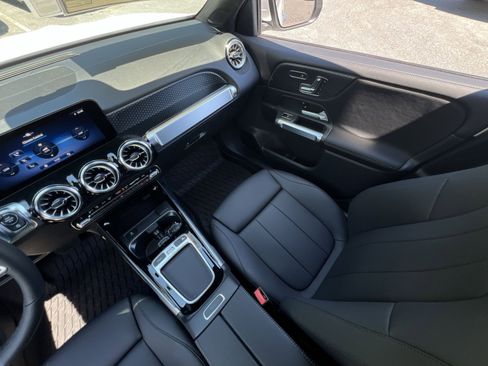 New 2026 Mercedes-Benz GLB 250 4MATIC image 14