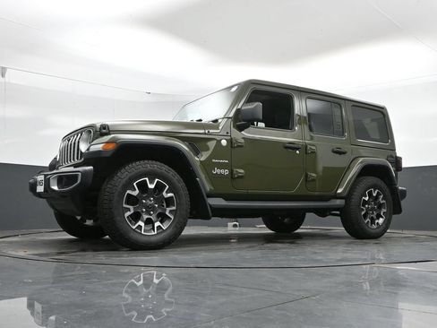 Used 2024 Jeep Wrangler Unlimited Sahara w/ Dual Top Group AWD/4WD image 37