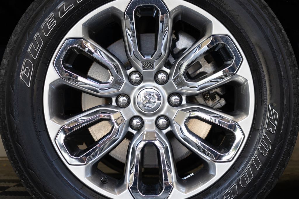 Used 2023 RAM 1500 Laramie AWD/4WD image 10