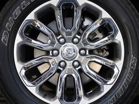 Used 2023 RAM 1500 Laramie AWD/4WD image 10