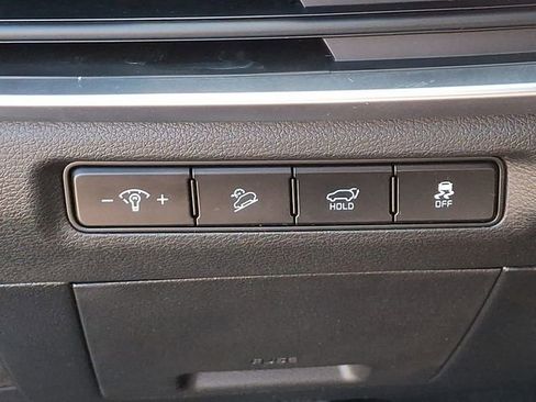 Used 2024 Kia Telluride EX w/ EX Captain's Chair Package image 33