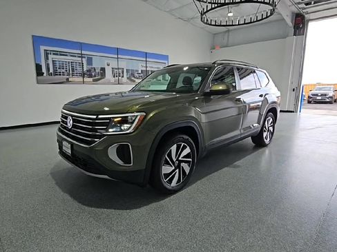 New 2026 Volkswagen Atlas SE FWD image 5