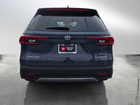 Used 2025 Toyota Grand Highlander Limited image 4