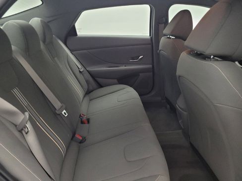 Used 2024 Hyundai Elantra SEL FWD image 19