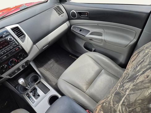Used 2012 Toyota Tacoma PreRunner w/ SR5 Pkg RWD image 15