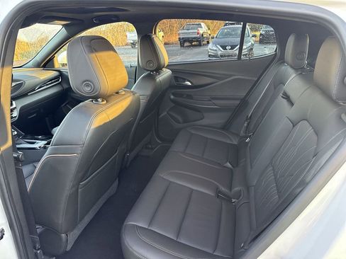Used 2024 Buick Envista Avenir image 32