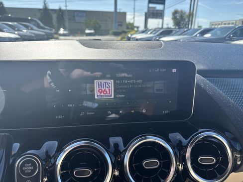 Used 2021 Mercedes-Benz GLA 250 4MATIC image 23