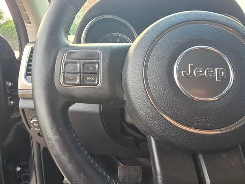 Used 2013 Jeep Grand Cherokee Laredo AWD/4WD image 20
