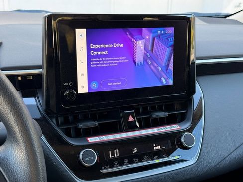 Used 2025 Toyota Corolla LE image 13