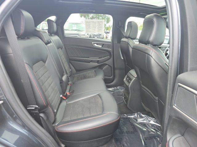 Used 2024 Ford Edge ST-Line w/ Class II Trailer Tow Package AWD/4WD image 29