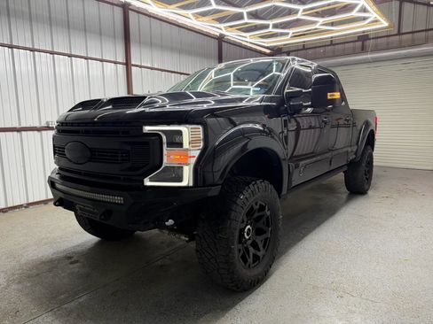 Used 2020 Ford F250 Lariat w/ Lariat Ultimate Package AWD/4WD image 3