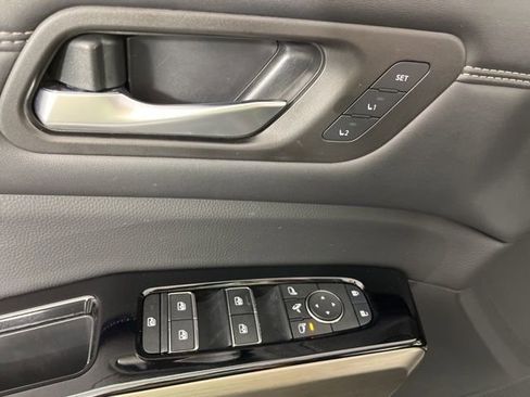 Used 2024 Nissan Pathfinder Platinum w/ Cargo Package image 31