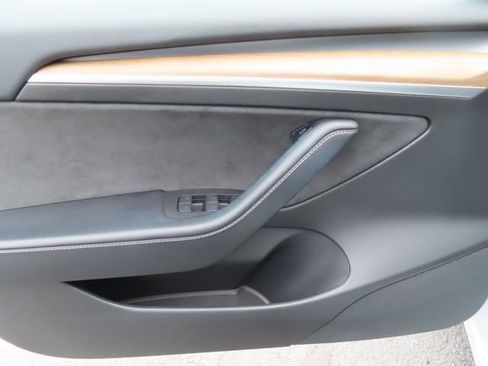 Used 2022 Tesla Model 3 RWD image 11
