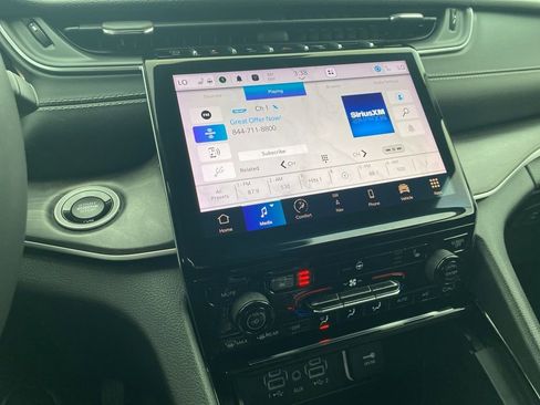 Used 2023 Jeep Grand Cherokee L Limited image 34