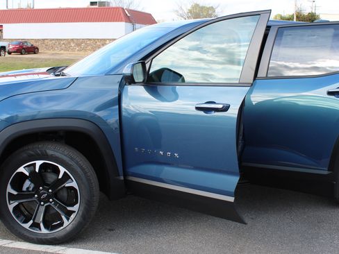 New 2026 Chevrolet Equinox LT w/ Convenience Package II image 4