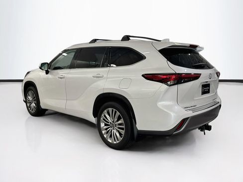 Used 2023 Toyota Highlander Platinum AWD/4WD image 7