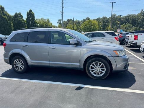 Used 2016 Dodge Journey SXT w/ Comfort/Convenience Group AWD/4WD image 2