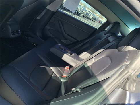 Used 2022 Tesla Model 3 Long Range image 10