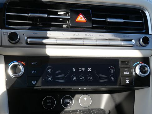 New 2026 Genesis G70 2.5T Prestige image 10