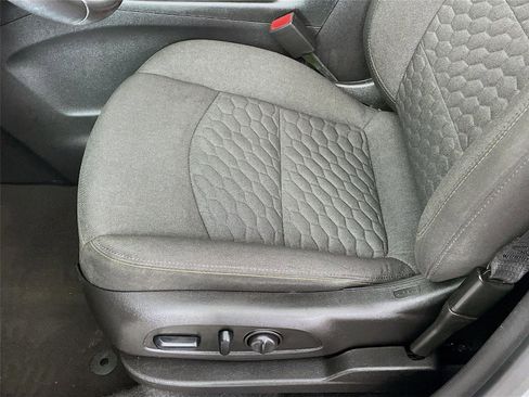 Used 2019 Chevrolet Equinox LT image 22