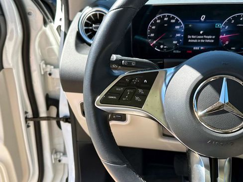 Certified 2025 Mercedes-Benz GLA 250 image 27