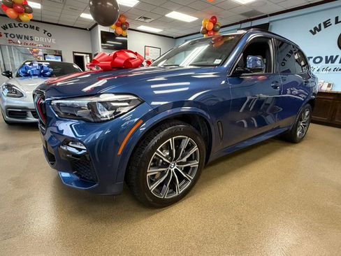 Used 2021 BMW X5 xDrive40i w/ M Sport Package image 4