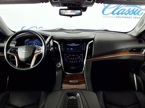 Used 2020 Cadillac Escalade Premium Luxury RWD image 11