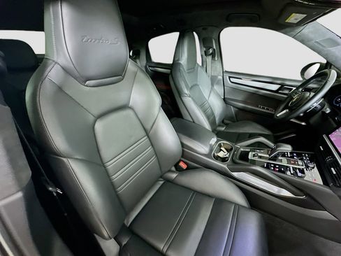 Certified 2020 Porsche Cayenne Turbo S AWD/4WD image 36