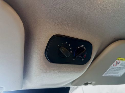 Used 2016 Ford Transit 350 XLT RWD image 28