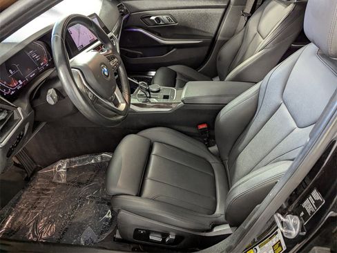 Used 2019 BMW 330i xDrive Sedan w/ Driving Assistance Package image 10