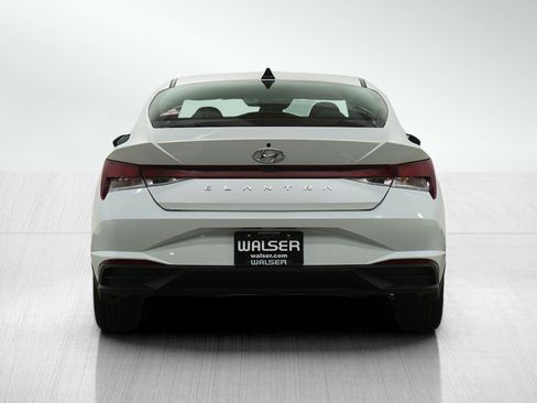 Used 2022 Hyundai Elantra SEL image 5