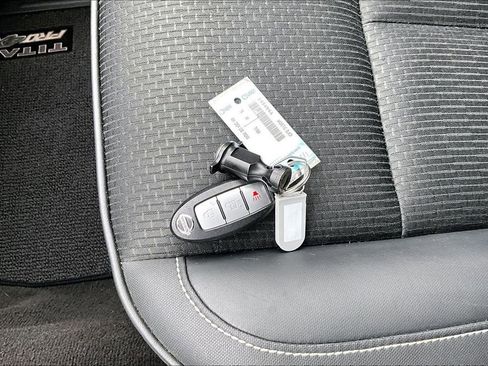 Used 2019 Nissan Titan PRO-4X image 30