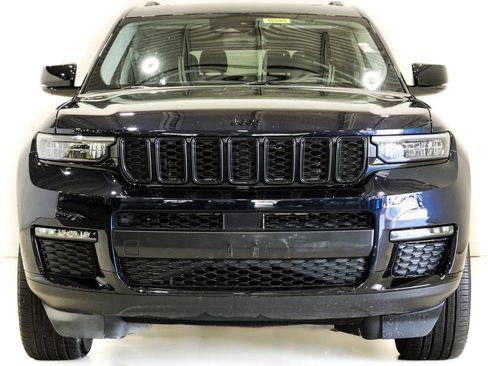 Used 2023 Jeep Grand Cherokee L Limited w/ Black Appearance Package AWD/4WD image 2