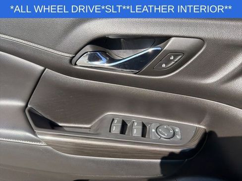 Used 2023 GMC Acadia SLT image 23