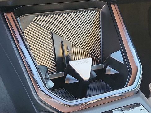 Used 2025 BMW X3 xDrive30i w/ Premium Package image 24