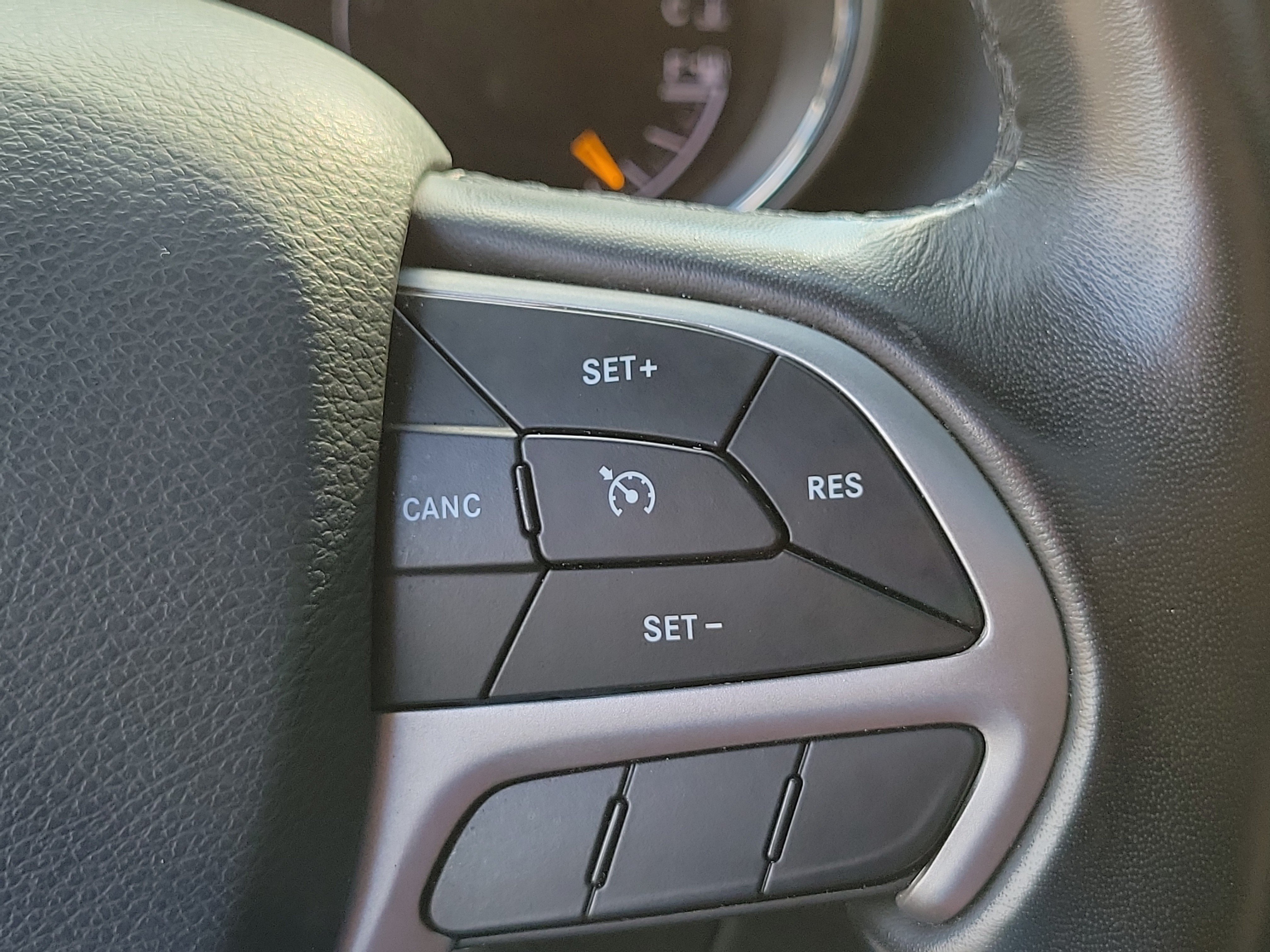Used 2022 Jeep Grand Cherokee Limited AWD/4WD image 31