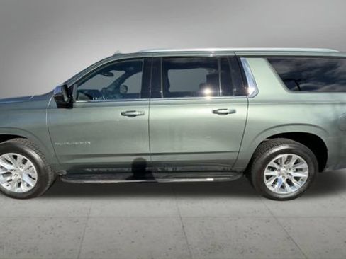 Used 2023 Chevrolet Suburban Premier image 5