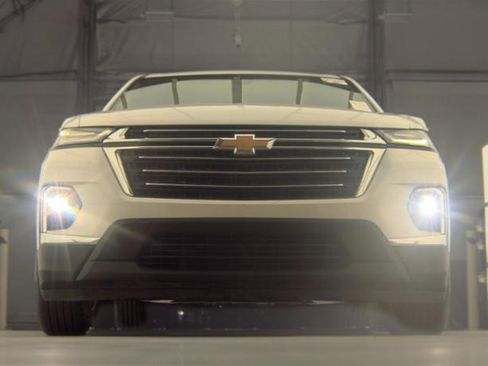 Used 2023 Chevrolet Traverse LT AWD/4WD image 2