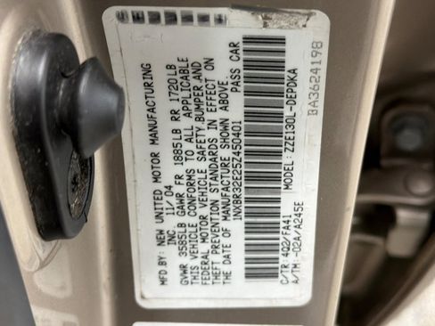 Used 2005 Toyota Corolla CE image 24